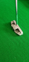 Load image into Gallery viewer, Odyssey White Hot XG #8 Putter 35&quot; with Cover
