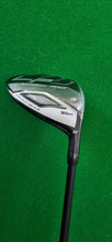Load image into Gallery viewer, Wilson Staff Launch Pad Draw-Bias 3 Wood 15° Regular with Cover
