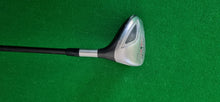 Load image into Gallery viewer, Titleist 980F Fairway 3 Wood 15° Stiff
