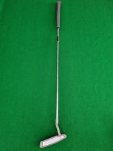 Load image into Gallery viewer, Odyssey White Hot Pro 1 Putter 35&quot; with Cover

