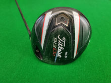 Load image into Gallery viewer, Titleist 913D2 Driver 10.5° Regular
