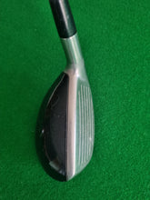 Load image into Gallery viewer, Cleveland Launcher DST 2i Hybrid 18° Stiff
