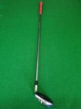 Load image into Gallery viewer, Cleveland Launcher DST 2i Hybrid 18° Stiff
