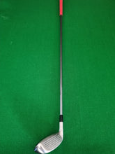 Load image into Gallery viewer, Cleveland Launcher DST 2i Hybrid 18° Stiff
