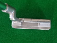 Load image into Gallery viewer, Odyssey White Ice 1 Putter 35&quot;
