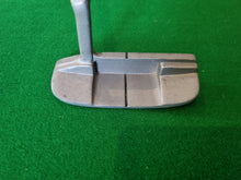 Load image into Gallery viewer, Spalding Putter 35&quot;
