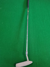 Load image into Gallery viewer, Spalding Putter 35&quot;
