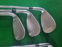 Load image into Gallery viewer, TaylorMade R5 XL Irons 4 - PW Regular
