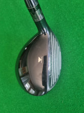 Load image into Gallery viewer, Titleist 910F Fairway Wood 19° Regular with Cover
