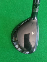 Load image into Gallery viewer, Titleist 910F Fairway Wood 19° Regular with Cover
