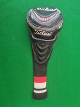 Load image into Gallery viewer, Titleist 910F Fairway Wood 19° Regular with Cover
